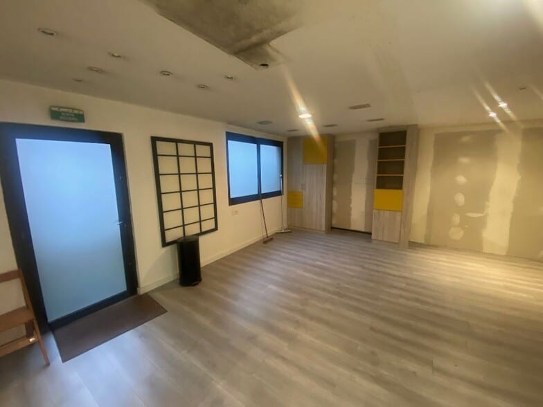 73 Avenue Victor Hugo, Tassin-la-Demi-Lune for sale - Interior Photo - Image 2 of 5