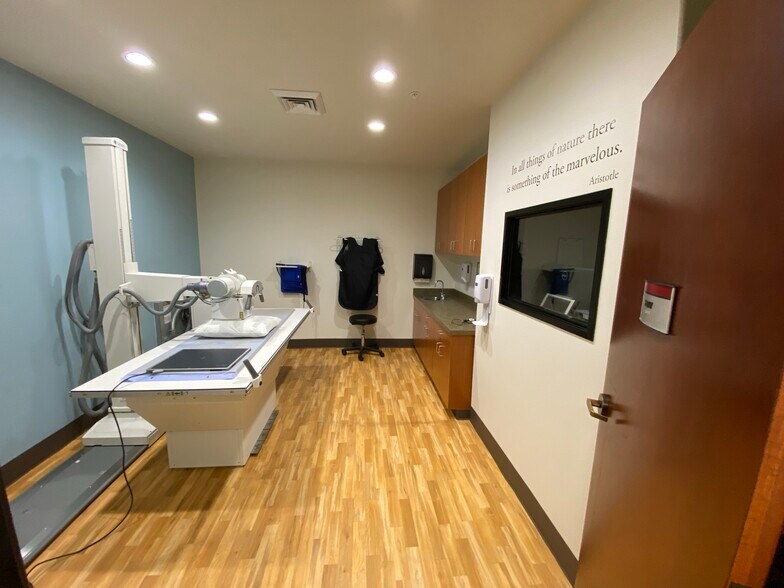 1880 W Judith Ln, Boise, ID à vendre - Photo du bâtiment - Image 2 de 19