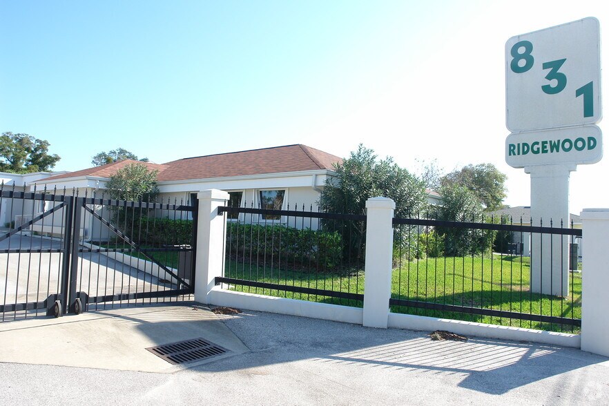 831 Ridgewood Ave, Daytona Beach, FL à louer - Photo du bâtiment - Image 2 de 9