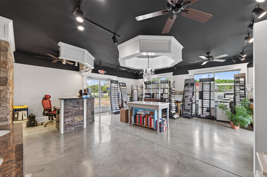 5911 Joe Frank Harris Pky NW, Adairsville, GA à vendre - Photo du bâtiment - Image 2 de 26