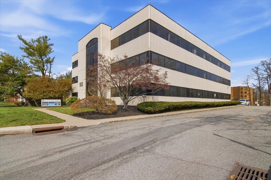 160 Littleton Rd, Parsippany, NJ à louer - Photo du bâtiment - Image 3 de 5