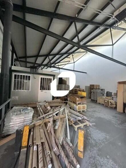 Office in Saint-Denis for lease - Interior Photo - Image 3 of 10