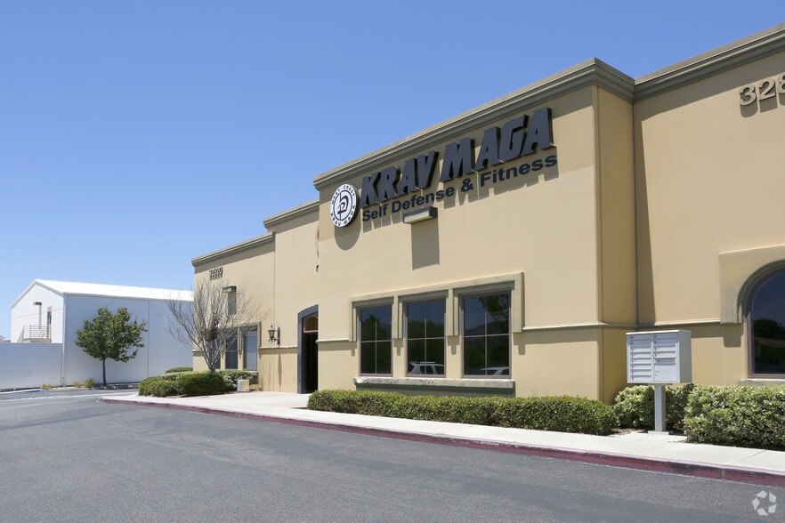 32820 Wolf Store Rd, Temecula, CA à vendre - Photo du bâtiment - Image 2 de 3