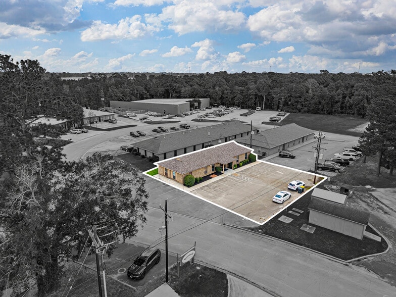 105 Commercial Cir, Conroe, TX for sale - Aerial - Image 3 of 29
