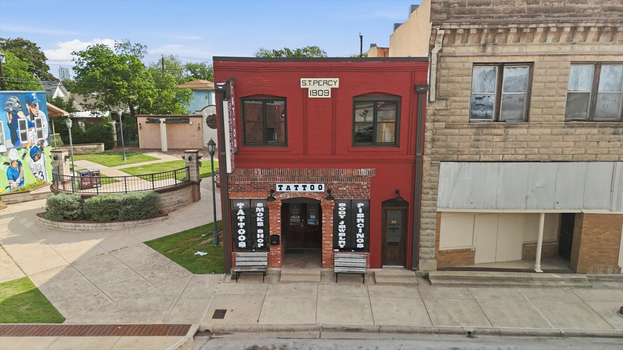 1426 N Main St, Fort Worth, TX for lease Primary Photo- Image 1 of 55