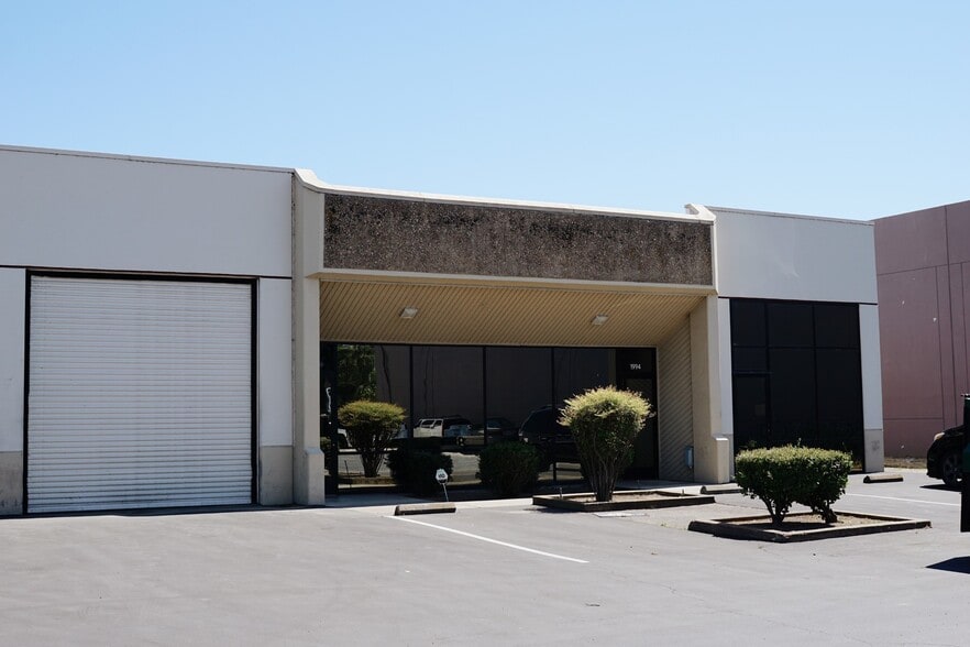 1982-1994 Enterprise Blvd, West Sacramento, CA à louer - Photo du bâtiment - Image 2 de 2
