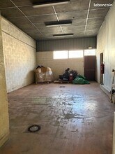 Flex in Saint-Genis-Laval for lease Interior Photo- Image 1 of 15