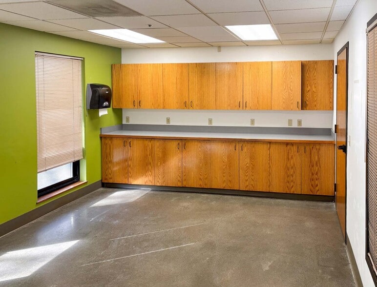 5665 NW Wagon Way, Hillsboro, OR for lease - Building Photo - Image 3 of 4