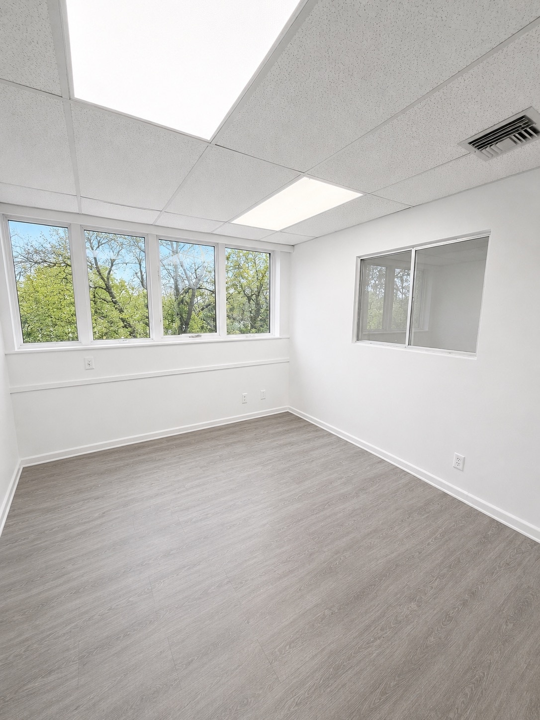 10835-10841 Santa Monica Blvd, Los Angeles, CA for lease Interior Photo- Image 1 of 2