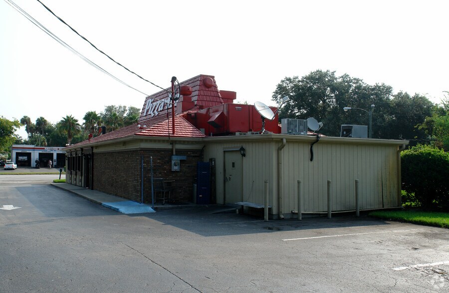 1616 S Dixie Fwy, New Smyrna Beach, FL à louer - Photo du bâtiment - Image 2 de 3