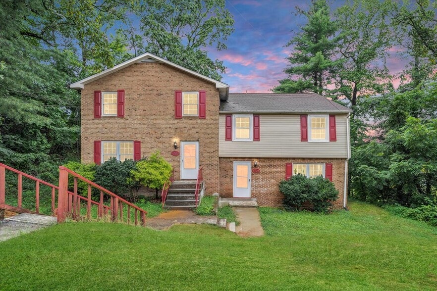 1702 Elbert Dr, Roanoke, VA for sale - Primary Photo - Image 1 of 14