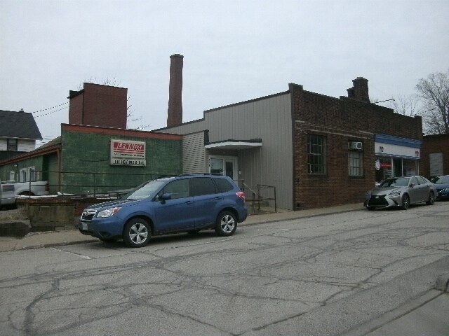 110-112 Watrusa Ave, Wadsworth, OH for lease Building Photo- Image 1 of 5