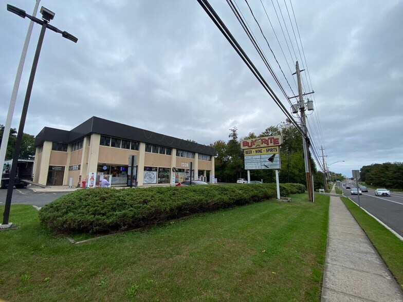 1238 Rt 34, Aberdeen, NJ à louer - Photo du bâtiment - Image 2 de 7