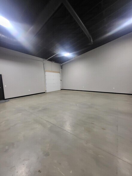 1131 Lincoln Ave SW, Huron, SD à louer - Photo intérieure - Image 2 de 15