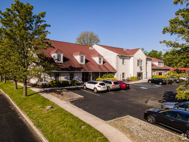 163 N Rt 130, Bordentown, NJ for lease - Primary Photo - Image 1 of 14