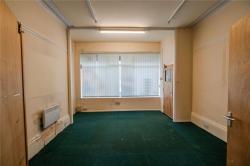 18 Hainton Ave, Grimsby for lease Interior Photo- Image 1 of 18