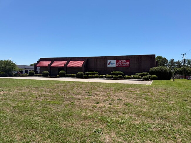 Plus de détails pour 4858 Mercer University Dr, Macon-Bibb, GA - Industriel à louer