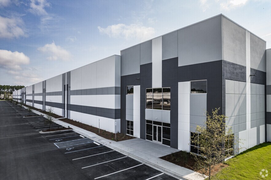 562 Omni Industrial Blvd, Summerville, SC à louer - Photo du bâtiment - Image 3 de 20