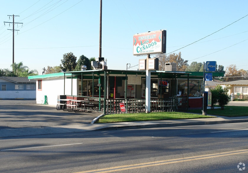 5065 Riverside Dr, Chino, CA à louer - Photo principale - Image 1 de 25