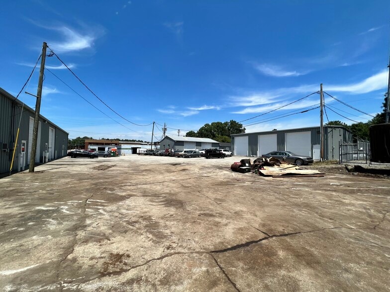 458 85 Cir, Atlanta, GA for sale - Building Photo - Image 2 of 5