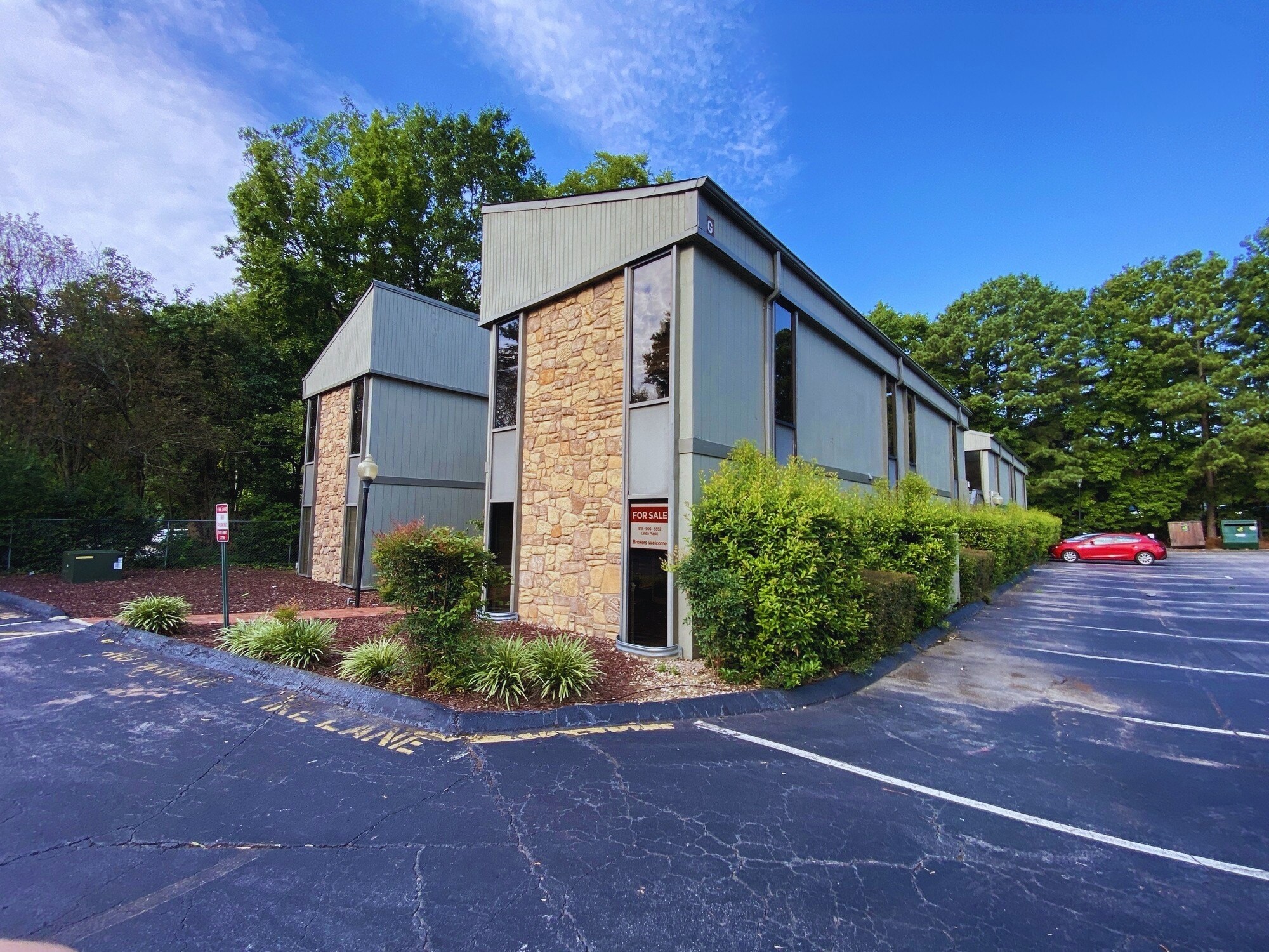 1100 Logger Ct, Raleigh, NC à vendre Photo principale- Image 1 de 15