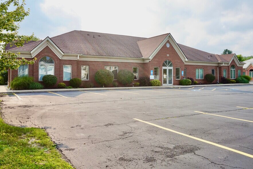 1120 Youngs Rd, Williamsville, NY à vendre - Photo du bâtiment - Image 2 de 16
