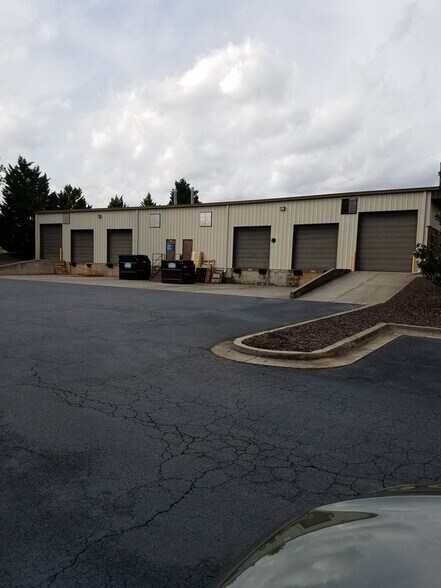 3545 North Pky, Cumming, GA à louer - Photo du bâtiment - Image 2 de 3