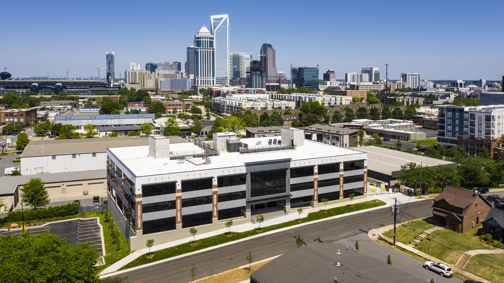 300 W Summit Ave, Charlotte, NC for lease - Aerial - Image 2 of 13