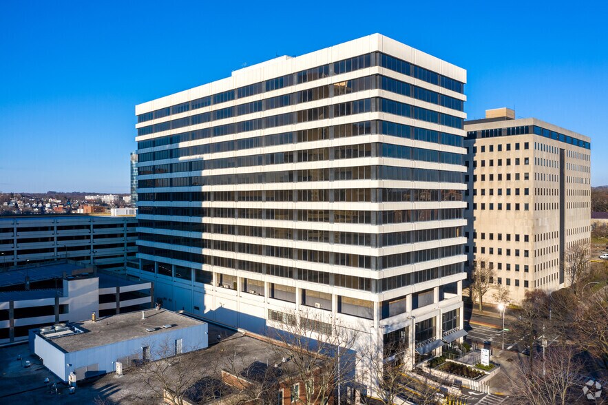 445 hamilton Ave, White Plains, NY à louer - Photo du bâtiment - Image 2 de 11