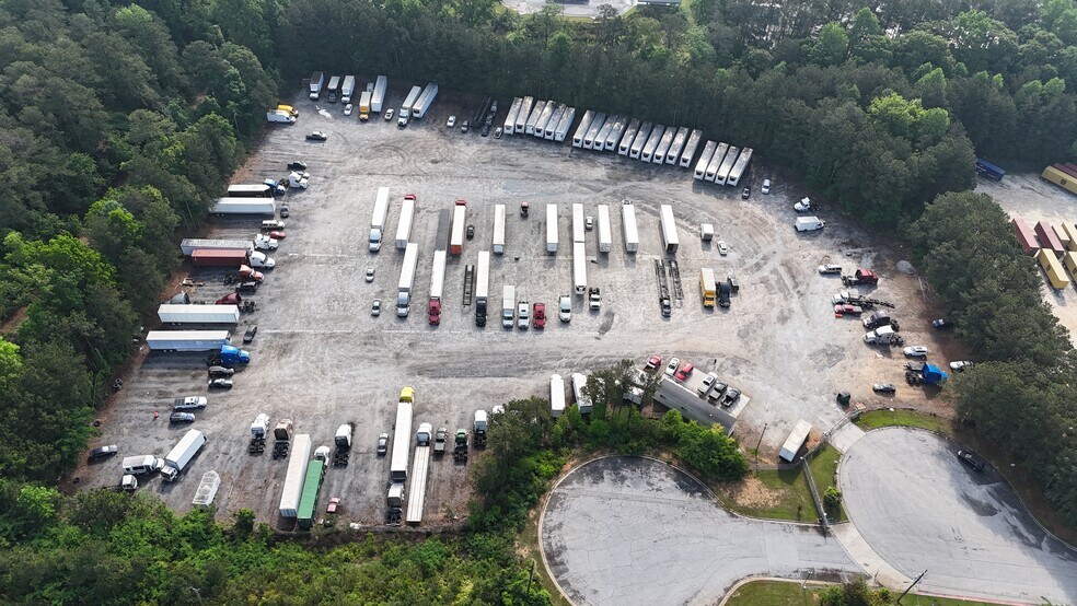 5166 John G Glover Ind Ct, Ellenwood, GA à louer - Photo du bâtiment - Image 1 de 5