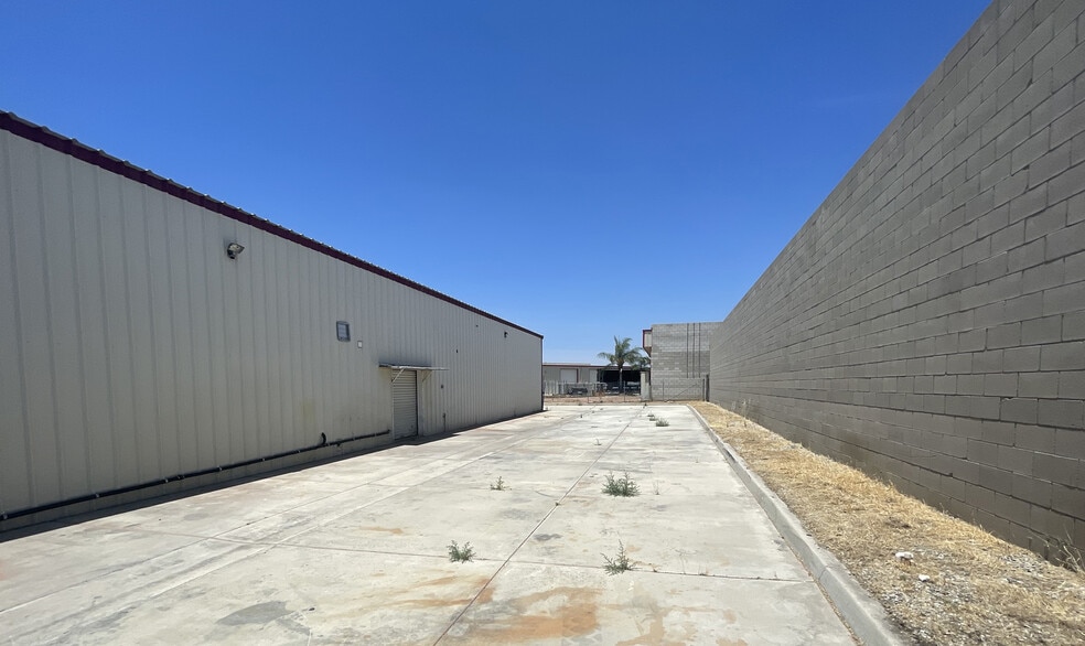 590 S Grand Ave, San Jacinto, CA à vendre - Photo du bâtiment - Image 3 de 17