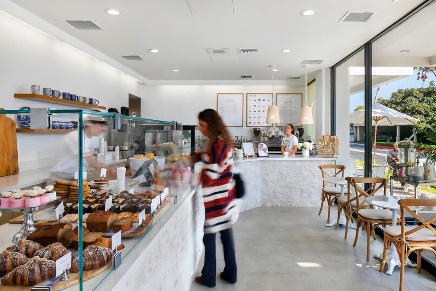 400 Newport Center Dr, Newport Beach, CA for lease - Interior Photo - Image 3 of 13