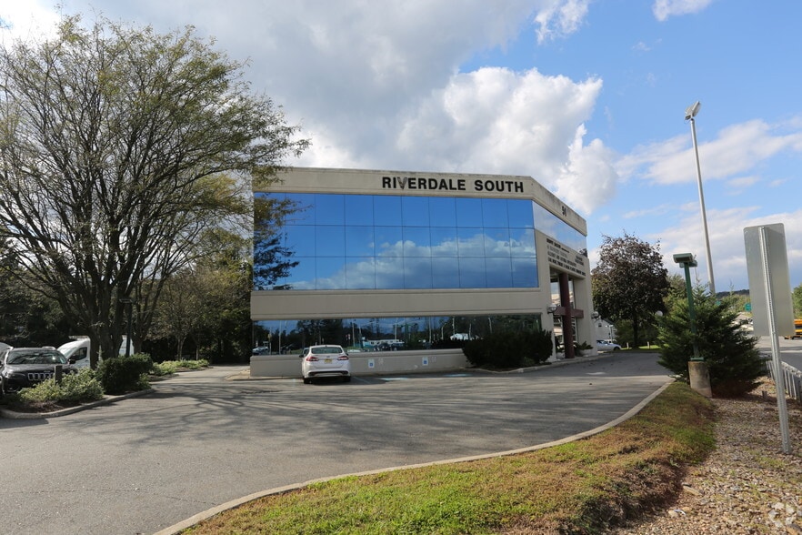 51 State Route 23, Riverdale, NJ for lease - Building Photo - Image 1 of 8
