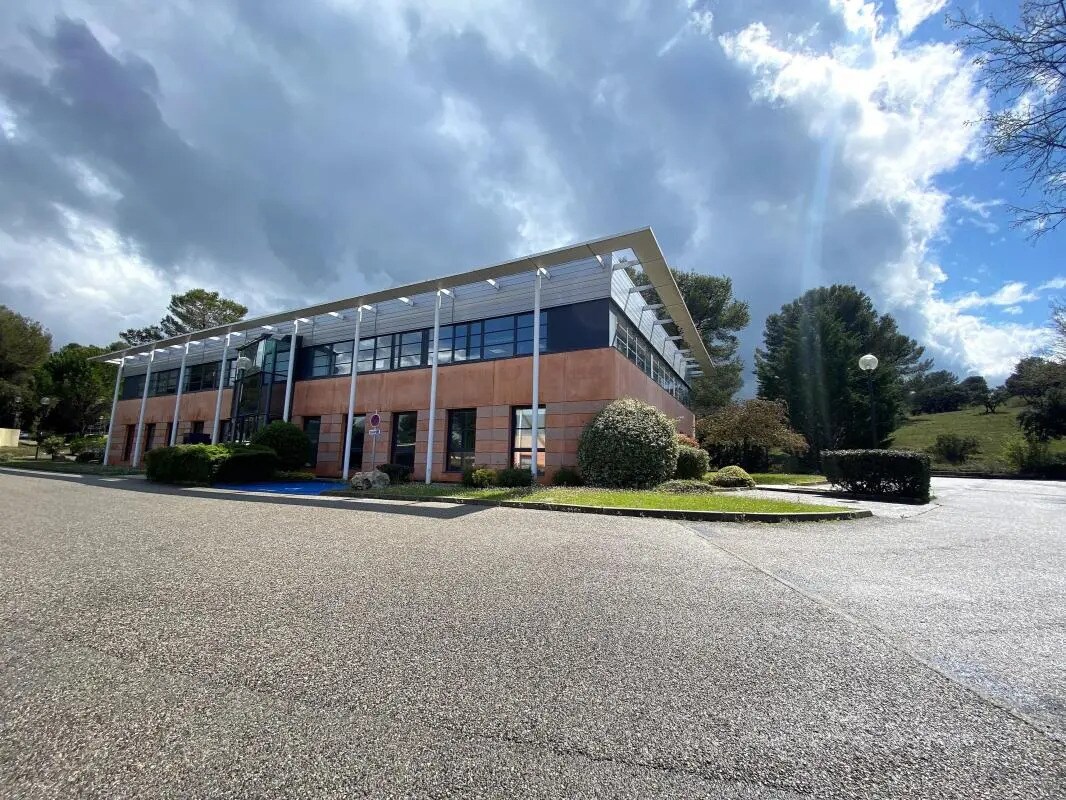 Office in Aix-en-Provence for lease Building Photo- Image 1 of 12