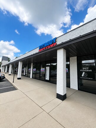 Plus de détails pour 4255-4273 Alpine Ave NW, Comstock Park, MI - Commerce de détail à louer