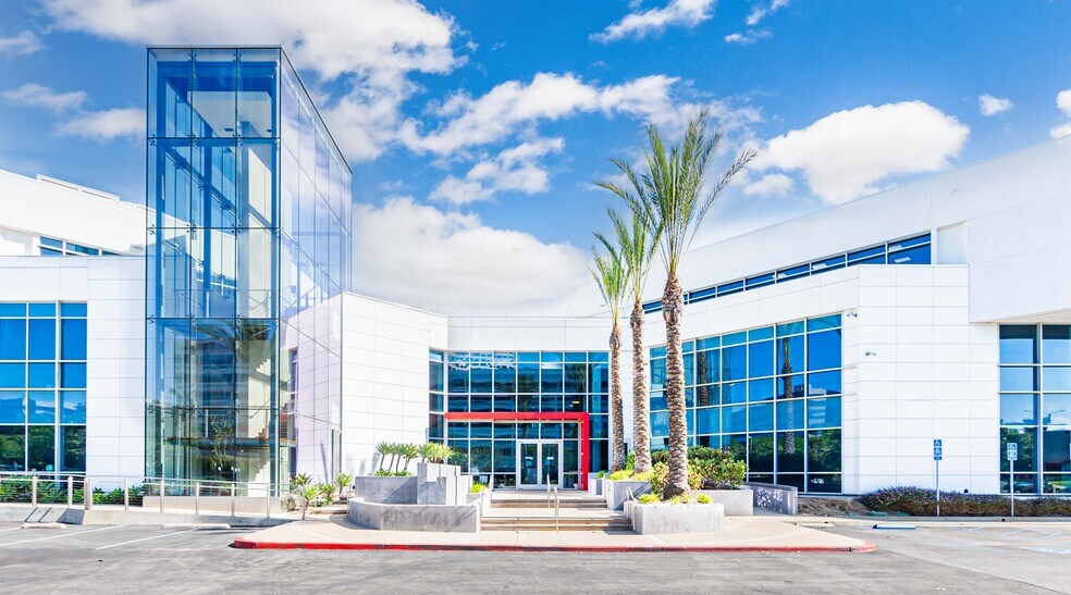 1990 E Grand Ave, El Segundo, CA à louer - Photo du bâtiment - Image 2 de 18