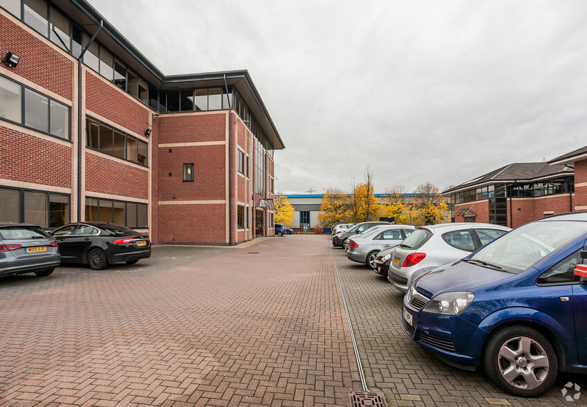 Gateway Crescent, Oldham à louer - Photo du bâtiment - Image 3 de 20