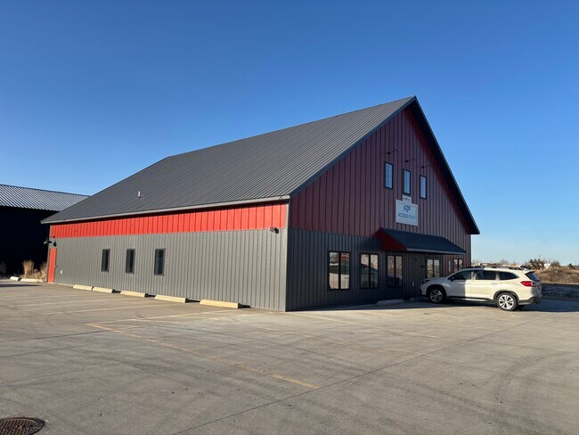 Plus de détails pour 9775 Industrial Dr, Horace, ND - Bureau à vendre