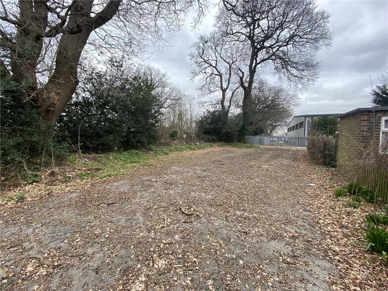 2 Verdon Av, Southampton à louer - Photo du bâtiment - Image 2 de 5