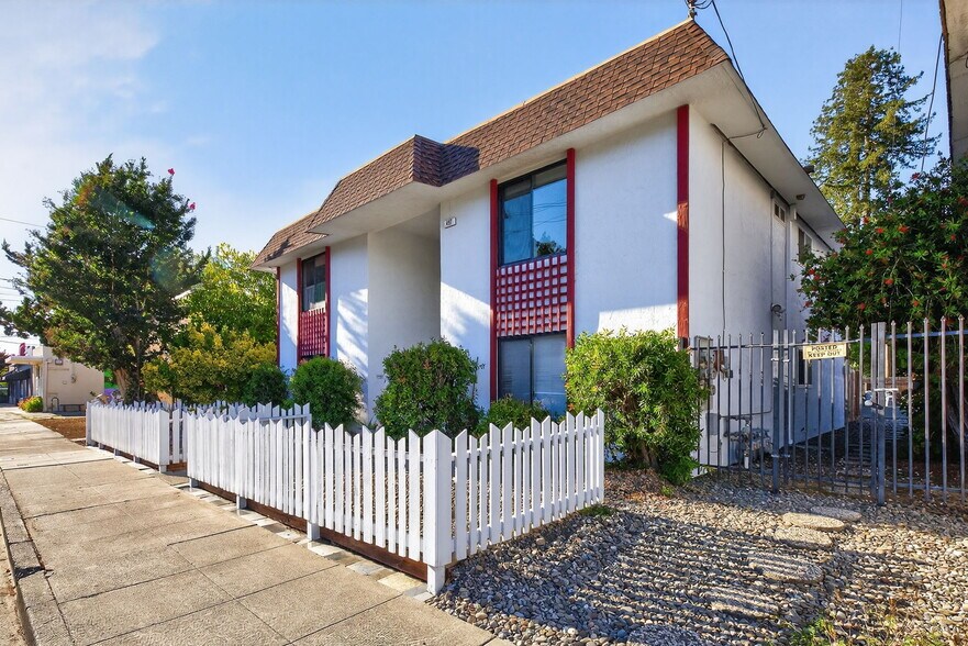 497 Sebastopol Ave, Santa Rosa, CA à vendre - Photo du bâtiment - Image 2 de 23
