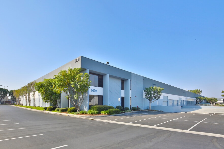 14911 Valley View Ave, Santa Fe Springs, CA for lease - Building Photo - Image 2 of 2