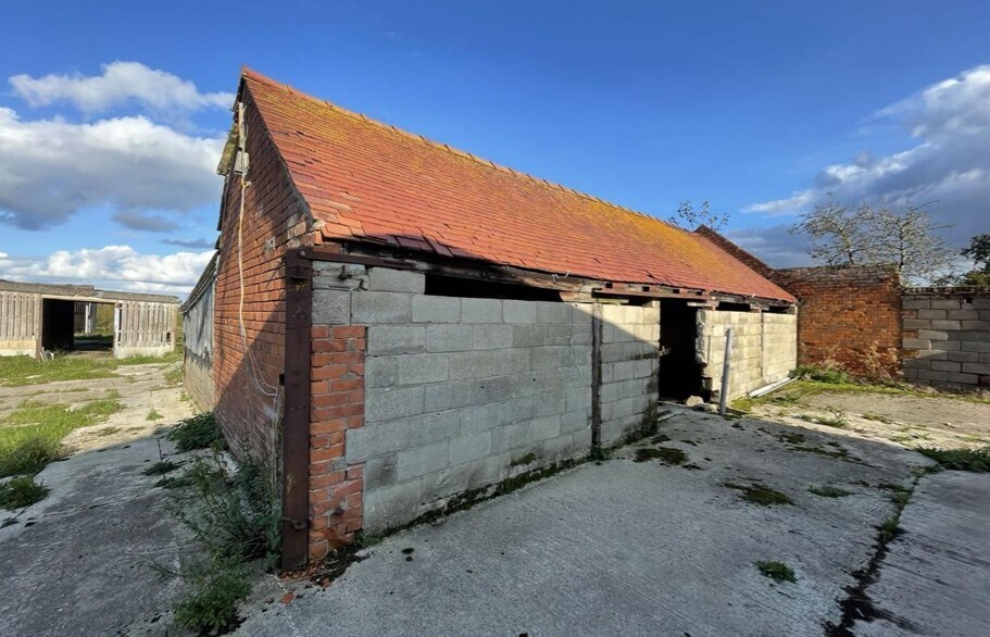 Base Ln, Sandhurst à vendre - Photo du bâtiment - Image 3 de 5