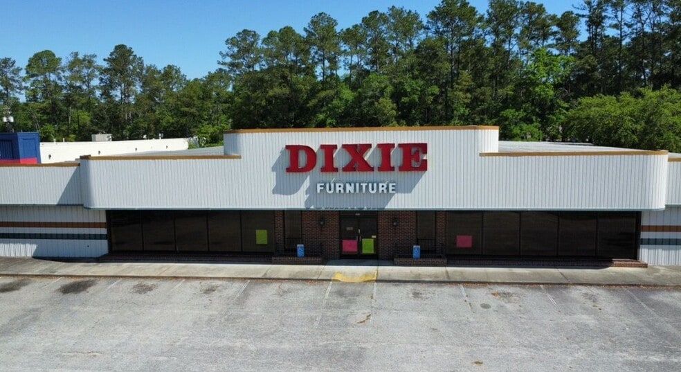 303 Robertson Blvd, Walterboro, SC à vendre - Photo du bâtiment - Image 2 de 10