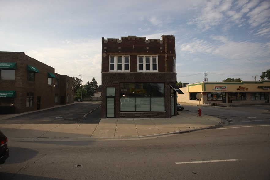 8647 Ogden Ave, Lyons, IL à vendre - Photo du bâtiment - Image 2 de 16