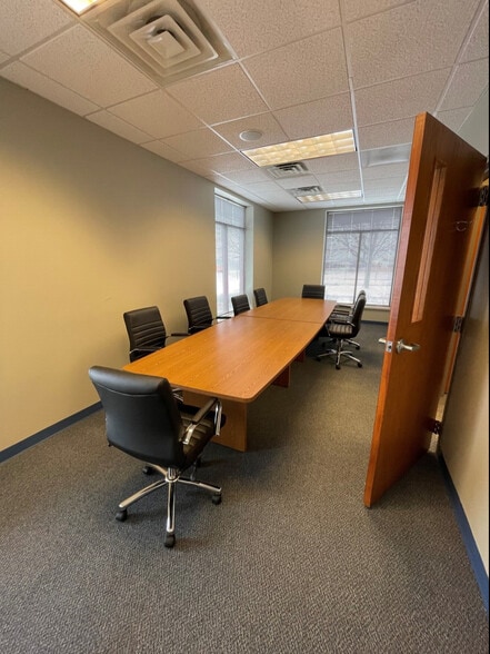 3070 Helsan Dr, Richfield, WI for lease - Interior Photo - Image 3 of 7