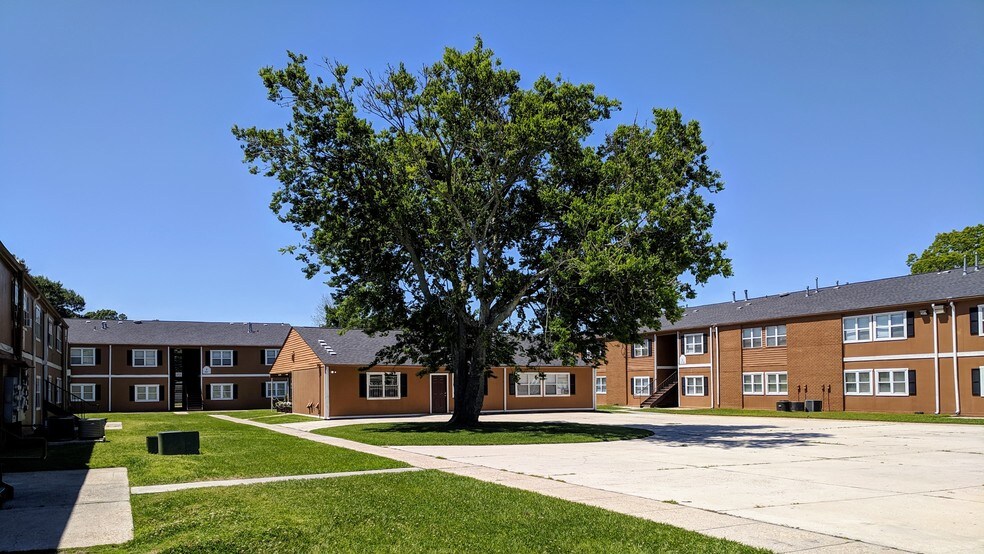 3300 Preston Pl, New Orleans, LA for sale - Primary Photo - Image 1 of 39