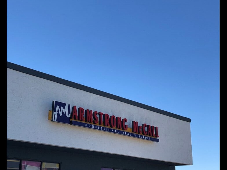 3111-3159 E Greenway Rd, Phoenix, AZ for lease - Building Photo - Image 3 of 8