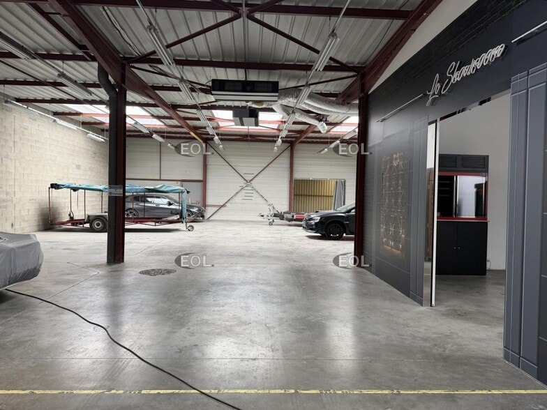 Flex in Bondoufle for lease - Interior Photo - Image 2 of 2