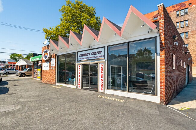 Plus de détails pour 22 W Lincoln Ave, Mount Vernon, NY - Commerce de détail à vendre