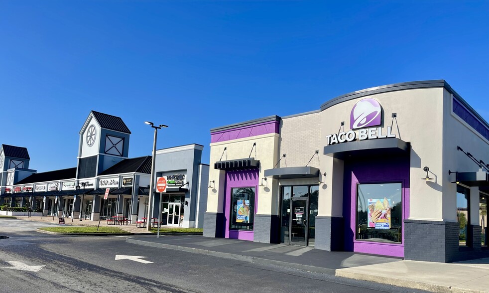 5135 International Dr, Orlando, FL for lease - Building Photo - Image 3 of 11